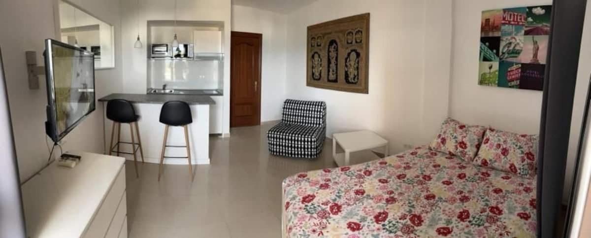 Apartment In Torremolinos Close To Beach Kültér fotó